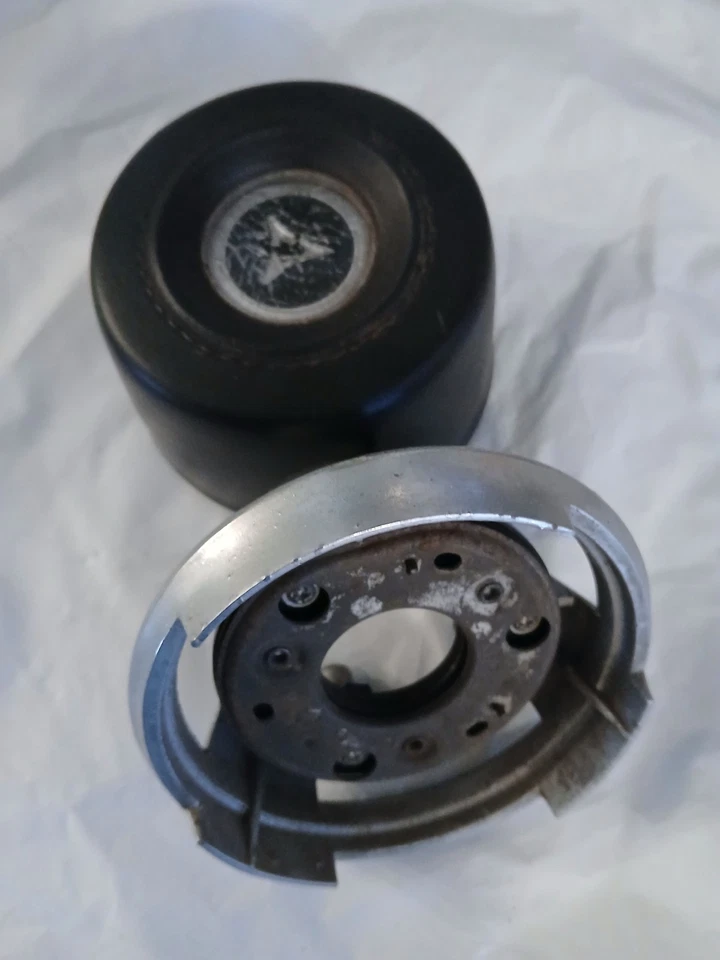 MOPAR 1968-69 MADERA VOLANTE BOCINA ALMOHADILLA RETENEDOR INTERRUPTOR CARGADOR SUPERBEE Foto 4 de 4