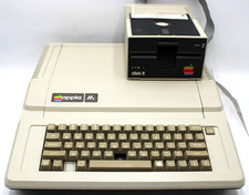 Vintage Apple IIe A2S2064 Computer  Floppy Hard Drive  Writer II Software