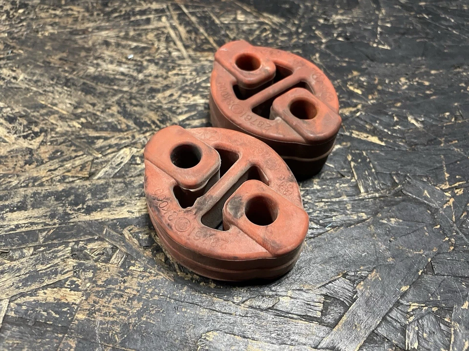 2010-2016 Hyundai Genesis Coupe Cabide de Escape Suporte de Borracha CONJUNTO USADO PELO FABRICANTE - Imagem 2 de 4