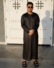 Emirati men's Thobe IBN Muslim Middle East Islamic Jubba  luxurious fabric
