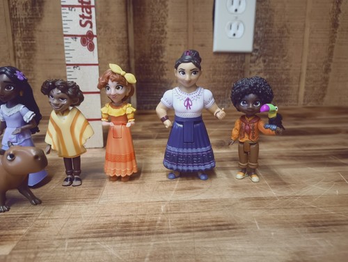 X10 Disney Encanto Madrigal Familie 3" bewegliche Figuren Jakks Pacific Puppen X10 - Bild 3 von 4