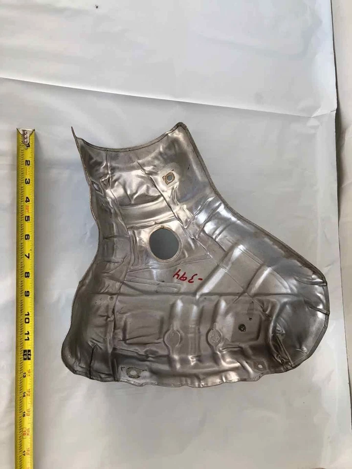 2010 MAZDA 5 Hatchback 2.3L Exhaust Manifold Heat Shield Splash Cover A/T FWD T — 第 4/4 张图片