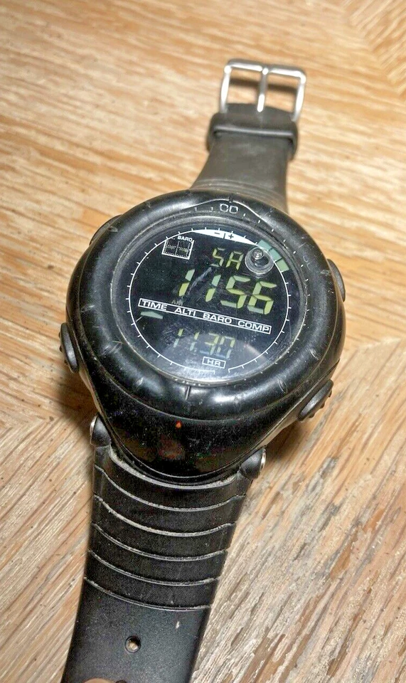 Suunto Vector HR Hecho en Finlandia Negro con Cinturón, Batería Nueva Foto 3 de 4