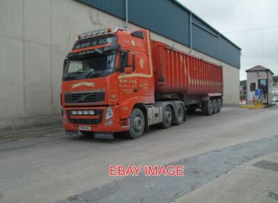 PHOTO  M WAY AND SON LORRY VOLVO PO11 AUU LADY JO AT THE PORT OF TEIGNMOUTH ON 1