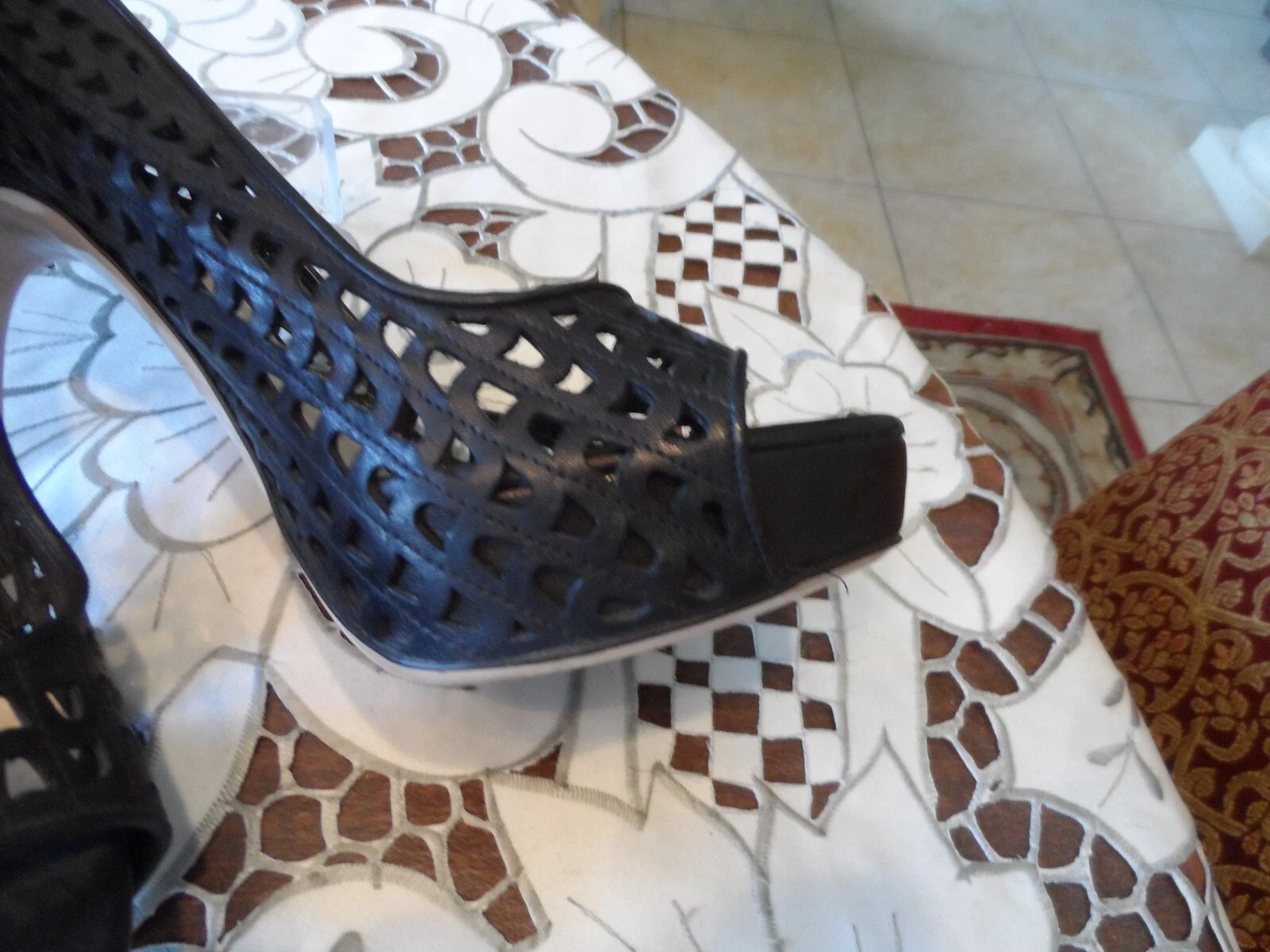 MIU MIU Décolleté Miu nere forate in pelle tacchi punta aperta taglia 38 5 8 5