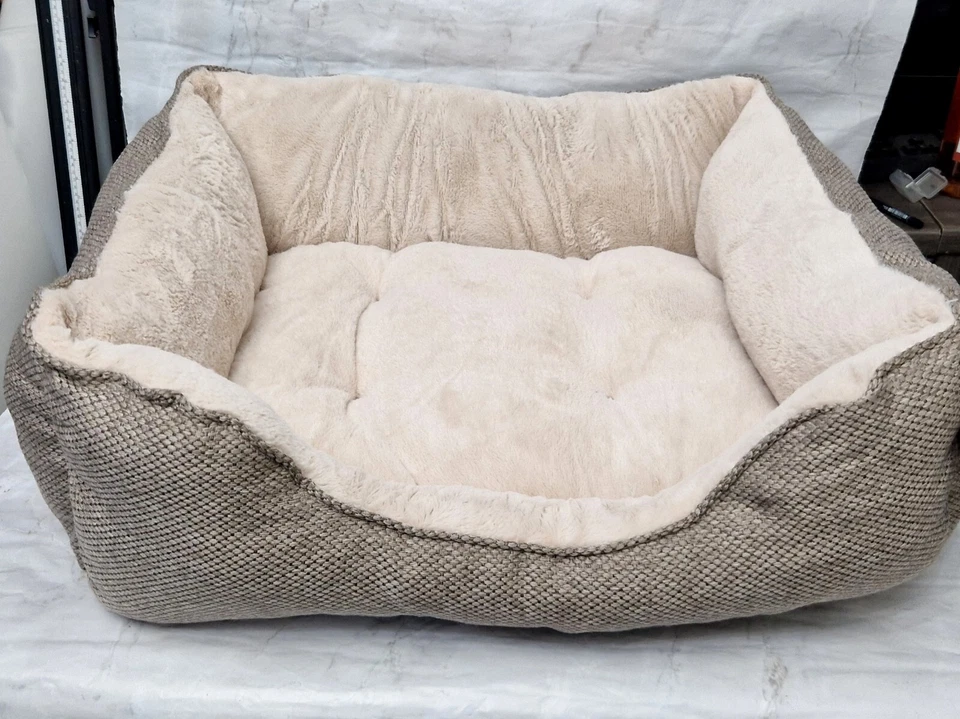 ROSEWOOD 40 GUIÑOS PERRO DURMIENTE Trufa Lujo Cama Cuadrada Peluche Suave Foto 3 de 4