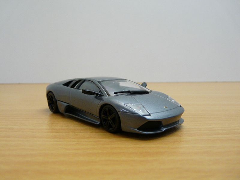 Lamborghini Murcielago LP640 gris 1/43 : revivez le frisson de la supercar V12