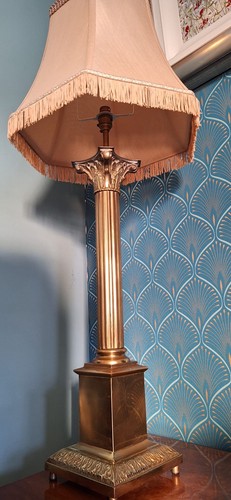 Atemberaubende große antike Säule korinthisch Messing Tisch, Stehlampe & Schirm H94cm - Bild 5 von 8