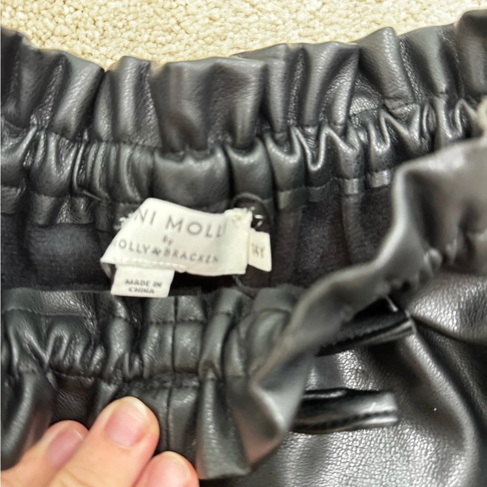 Mini Molly by Molly Bracken, Pantalones Cortos Cintura Alta Cuero Sintético Negro, Talla 14Y Foto 2 de 4