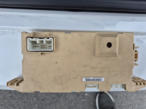 Mazda 2 DY Bj.07 II 2003 Steuergerät Wegfahrsperre Modul FA404 gy00050y