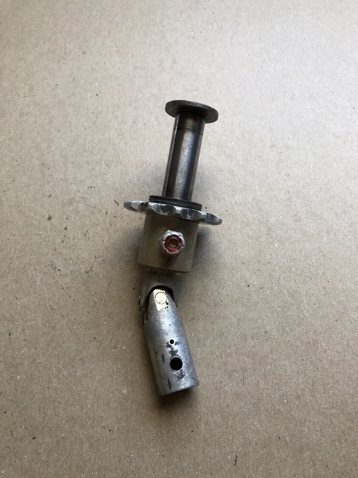 Universal Joint 0411257 Sprocket 0511785-1 EUC Cessna 170,172,180 Aircraft T41  - Image 4 of 4