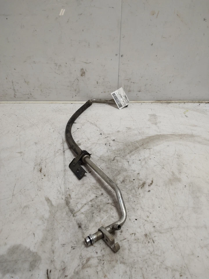 Manguera de descarga de aire acondicionado Subaru Legacy Outback 2005-2009 2,5 L OEM 73424AG00A Foto 2 de 3