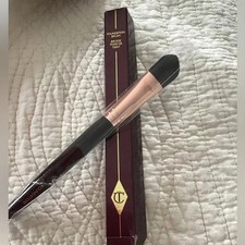 New Charlotte Tilbury Foundation Brush Founda...