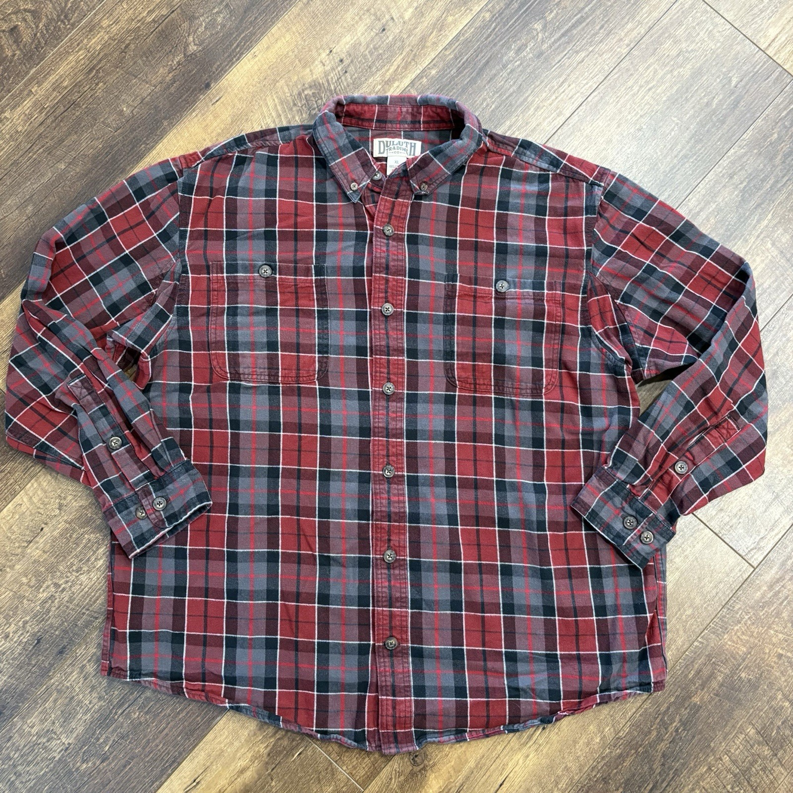 Duluth Trading Co Men's Plaid Free Swingin' Flannel Shirt Button Up Red Size XL