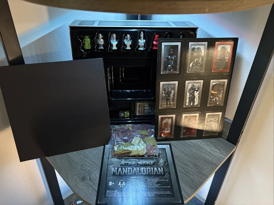 Juego de comercio de propiedades MONOPOLY Star Wars The Mandalorian (Hasbro) Foto 4 de 4