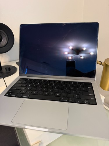 Apple MacBook Pro 14 2021 M1 Pro 16GB 512GB Silver Cracked Screen