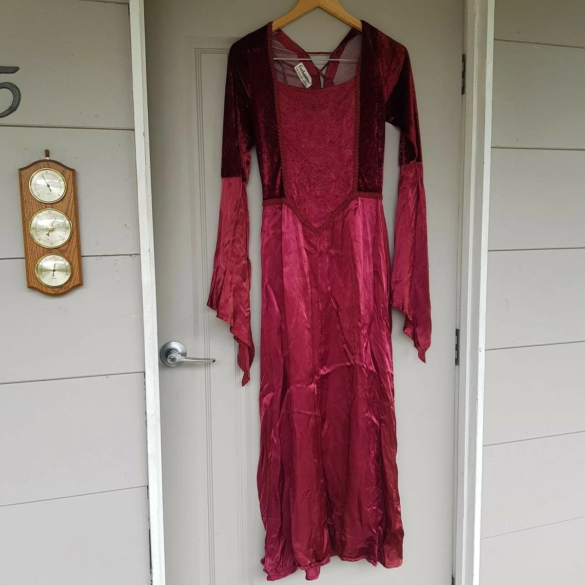 Medieval enchantress costume shop