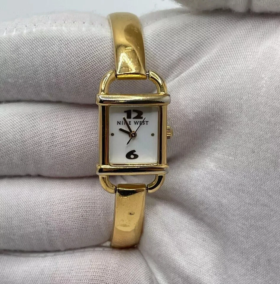 Relógio feminino Nine West 17 mm estojo quartzo pulseira de três mãos - Imagem 4 de 4