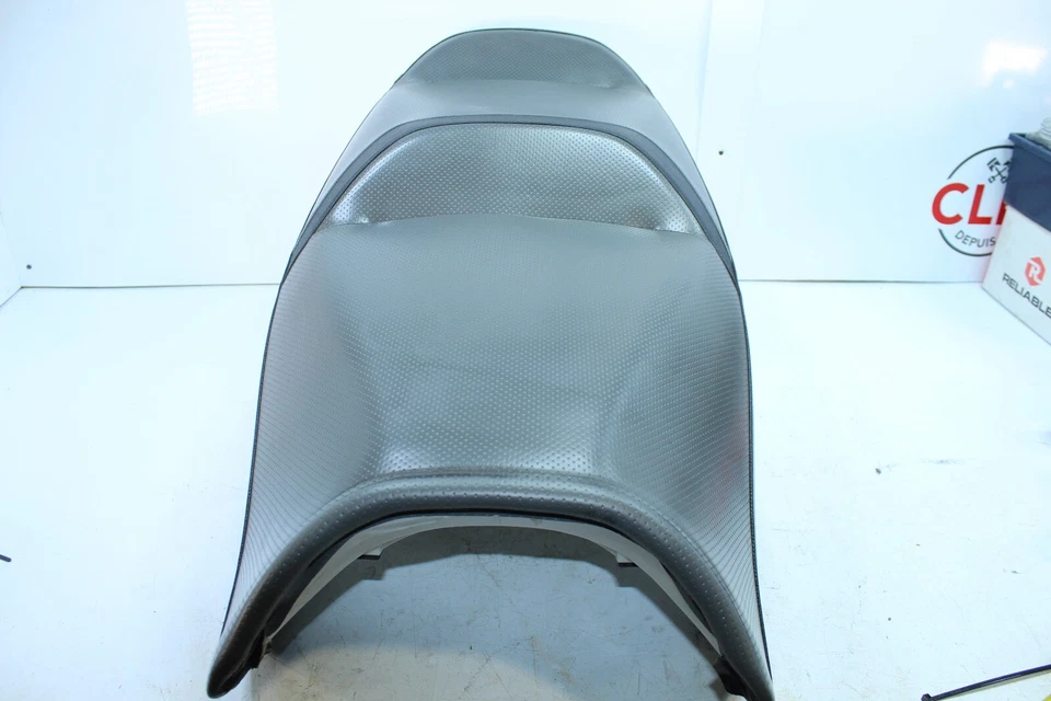 09-11 YAMAHA RSVENTURE GT OEM ДВОЙНОЕ СИДЕНЬЕ 8HF-24730-00-00 - Изображение 3 из 4