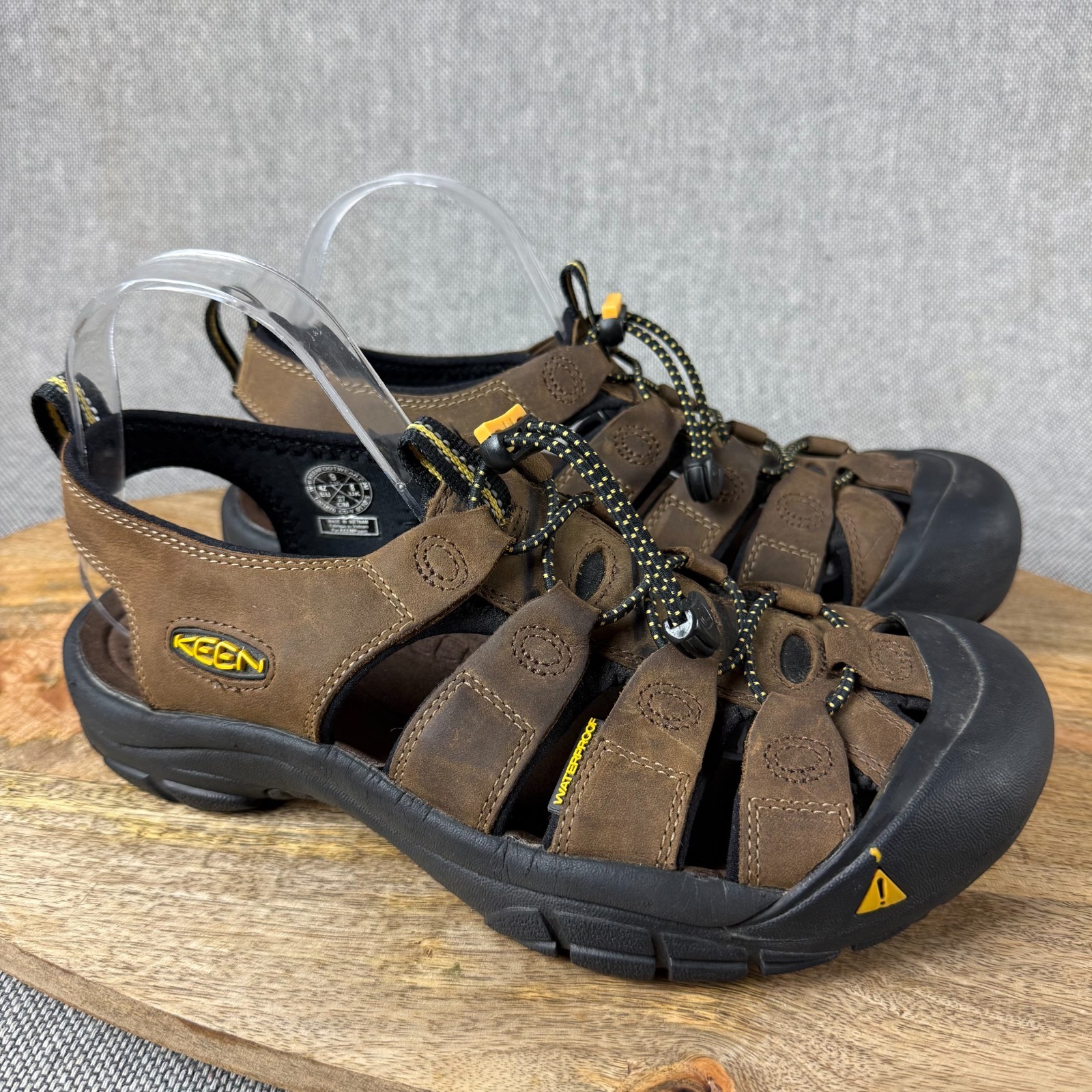 Sandali sportivi KEEN Newport H2 da uomo 9 scarpe da pescatore d'acqua in pelle marrone