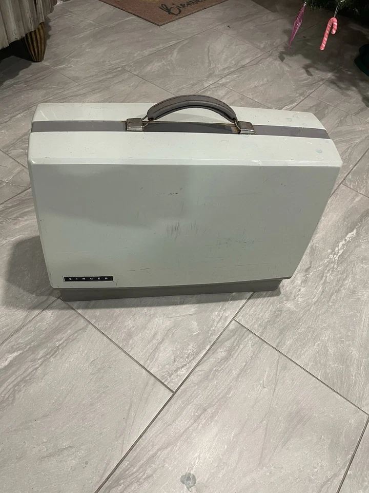 Conjunto de acessórios para máquina de costura Singer Vintage Touch Sew Zig Zag modelo 603 - Imagem 4 de 4