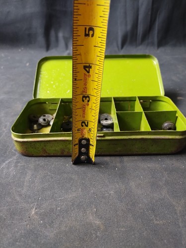 Vintage 1940's Grizzly Handikit Tin Litho Container with Some Original Washers - Picture 10 of 12