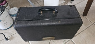 Zenith Trans Oceanic Wave Magnet Tube Radio Model Vinatge