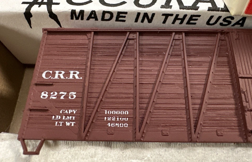 Accurail HO Kit #4315 40’ OB Box Car Wood w/Metal Ends Clinchfield CRR 8275 NY - Image 3 of 4