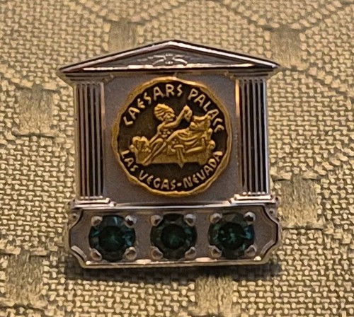 Vtg Caesars Palace 10k Gold Lapel Pin Tie Tack Las Vegas Nevada 3 Green Stones