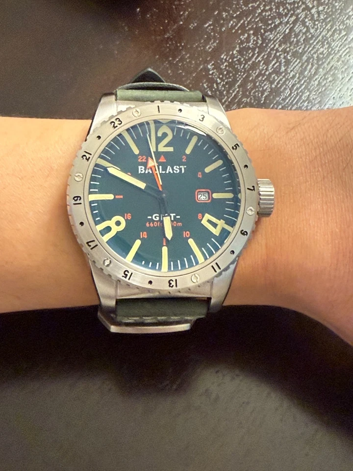 Ballast Trafalgar BL-3149 GMT Diver 45 mm esfera verde - caja y papeles Foto 2 de 4