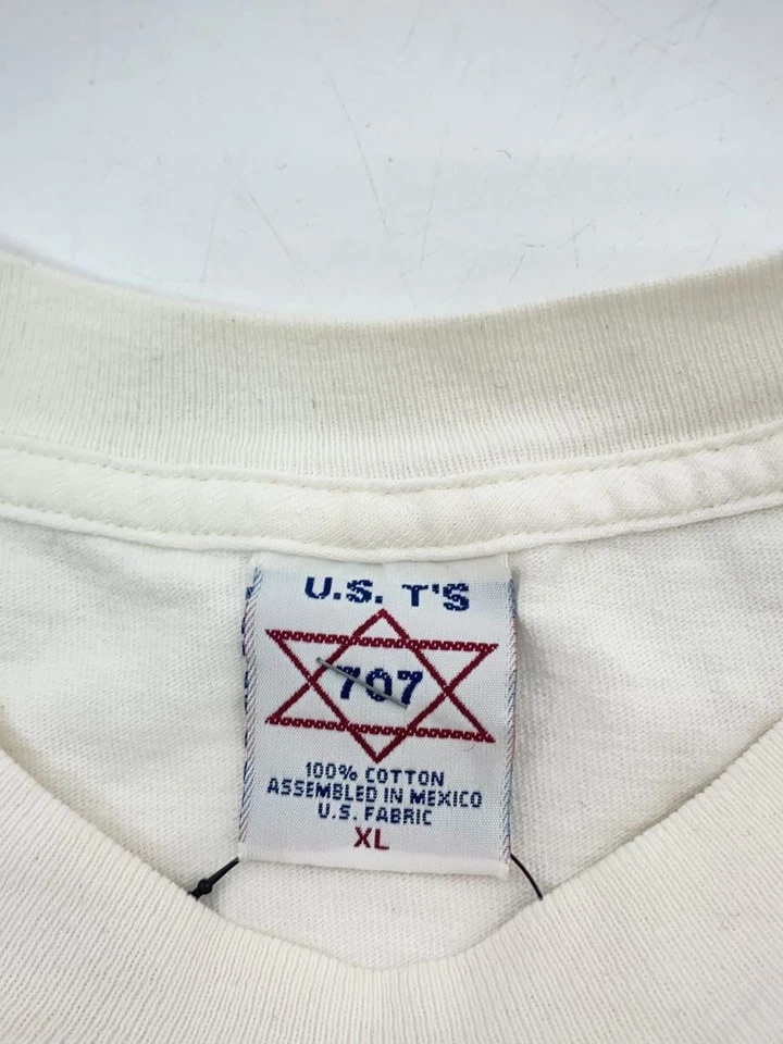 Camiseta Otras Marcas 00s TITANIC XL Algodón Blanco Hombro Dañado Usada Foto 3 de 4