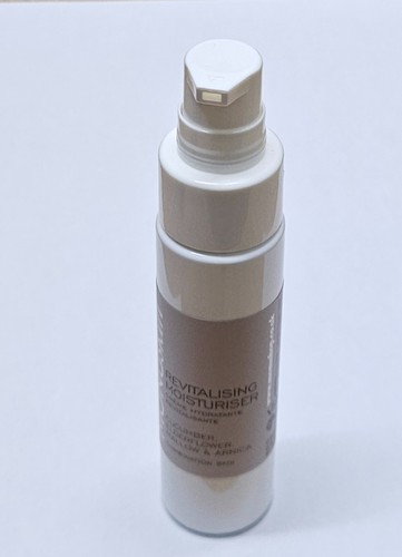 Monuskin Revitalising Moisturiser Combination Skin Cream 30ml Pack of 3 - Picture 2 of 3