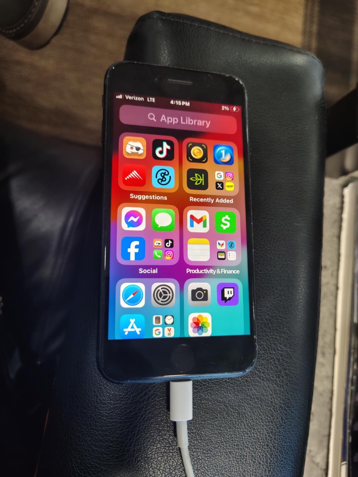 Apple iPhone SE (2022) - 64 GB - Black (Verizon) (w/tiktok and lemon8 installed)