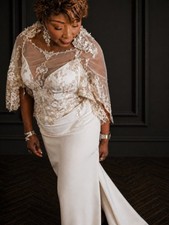 Fashion Bridal Capes Cloaks Shawl Sleeveless Lace Jackets Wrap Appliques