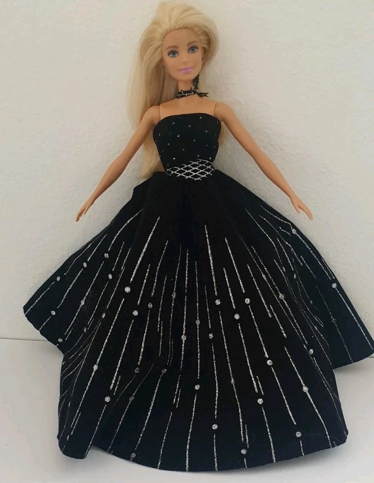 Vestido de Baile Barbie Negro Salón Terciopelo Brillante Plata Diamante Vestido y Muñeca  Foto 4 de 4