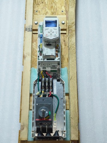 NEW ABB ACH580-01-07A6-4+0J400+P922 VARIABLE FREQUENCY DRIVE 7.6A 400/480VAC - Picture 10 of 12