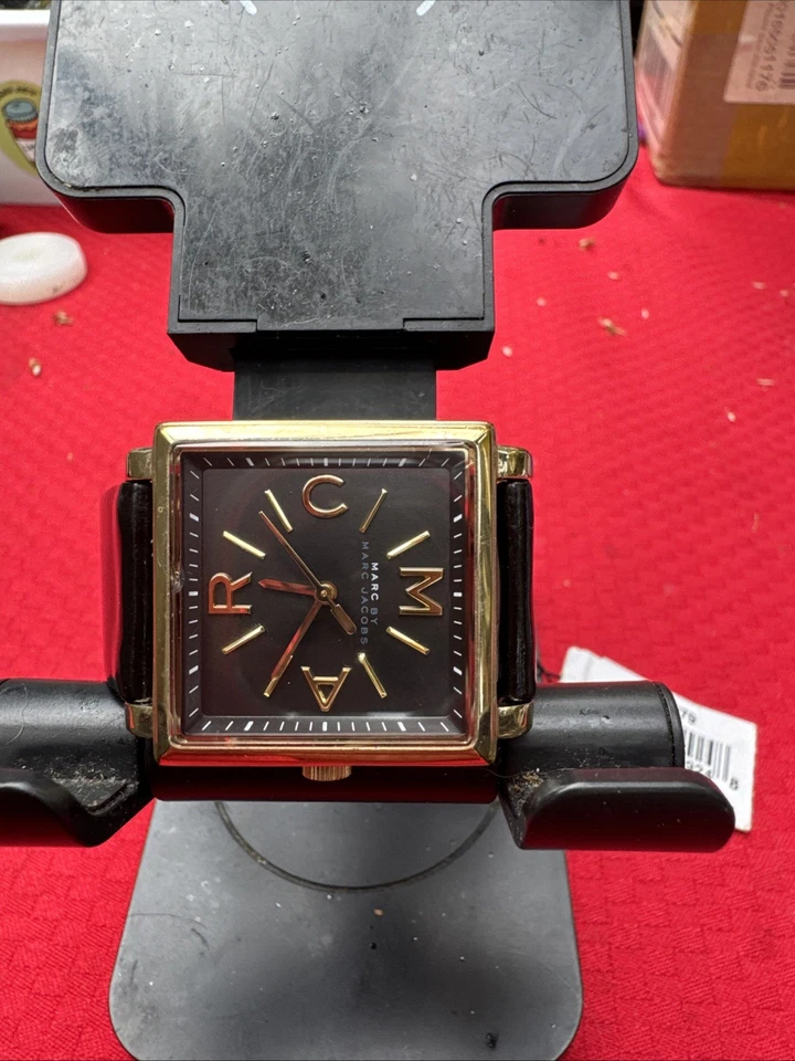 Marc by Marc Jacobs Square Face Watch Black Dial Gold Case - Image 3 of 4