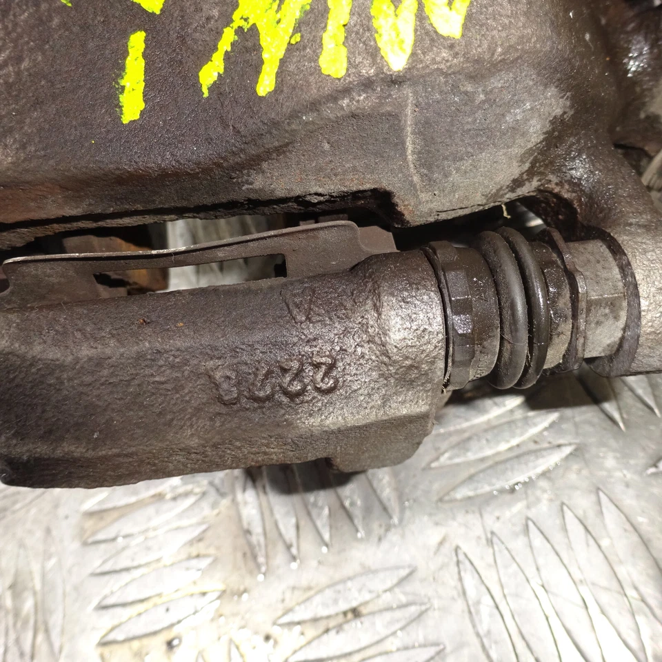 2018 MINI HATCH COOPER CLASSIC MK4 F56 3DRS FRONT LEFT SIDE BRAKE CALIPER *3875 - Image 4 of 4