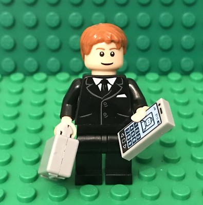 Lego Mini Figure With Black Suit,tie,Light Flesh Head,Hands,Suitcase,Smartphone
