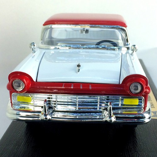 Road Legends 1957 Ford Ranchero Red White 1:18 Diecast (C4), In Original Package - Picture 13 of 19