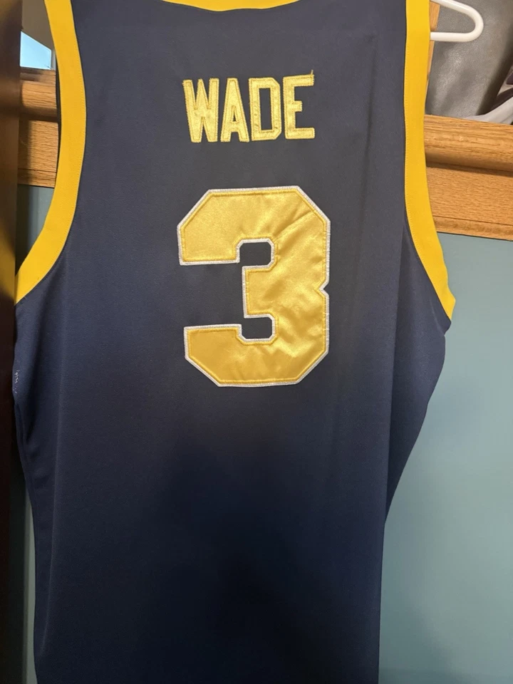 dwyane wade Marquette jersey xl nike - Image 2 of 3
