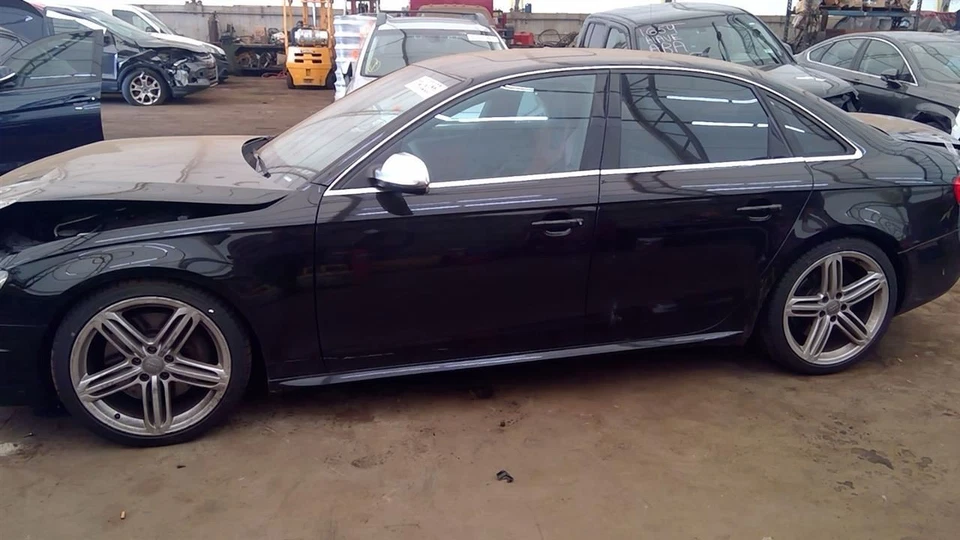 S4 AUDI   2011 Fuel Vapor Canister 6717406 - Image 2 of 4