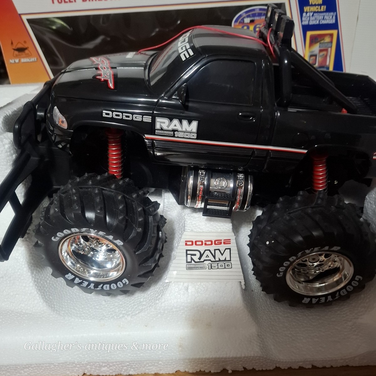 vintage New Bright Dodge Ram 1500 Pickup Truck 1:14 Scale Large