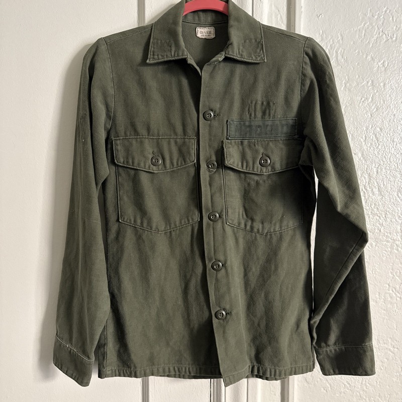 Vtg 70s US Army Shirt Mens M Olive Green Utility Sateen OG-107 Military Vietnam