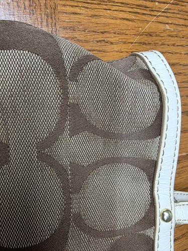 COACH 10124 KHAKI SIGNATURE STRIPE CREAM LEATHER TOTE *NEEDS CLEANING * - Bild 6 von 14