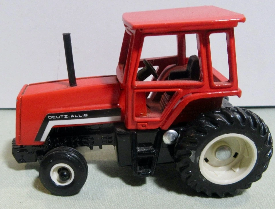 Allis Chalmers 8070's & Deutz Allis 1/64 Scale Tractors (Lot of 3) - Image 3 of 4