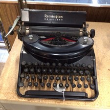 Vintage Remington Brand Noiseless Portable Typewriter Model Display Only thumbnail