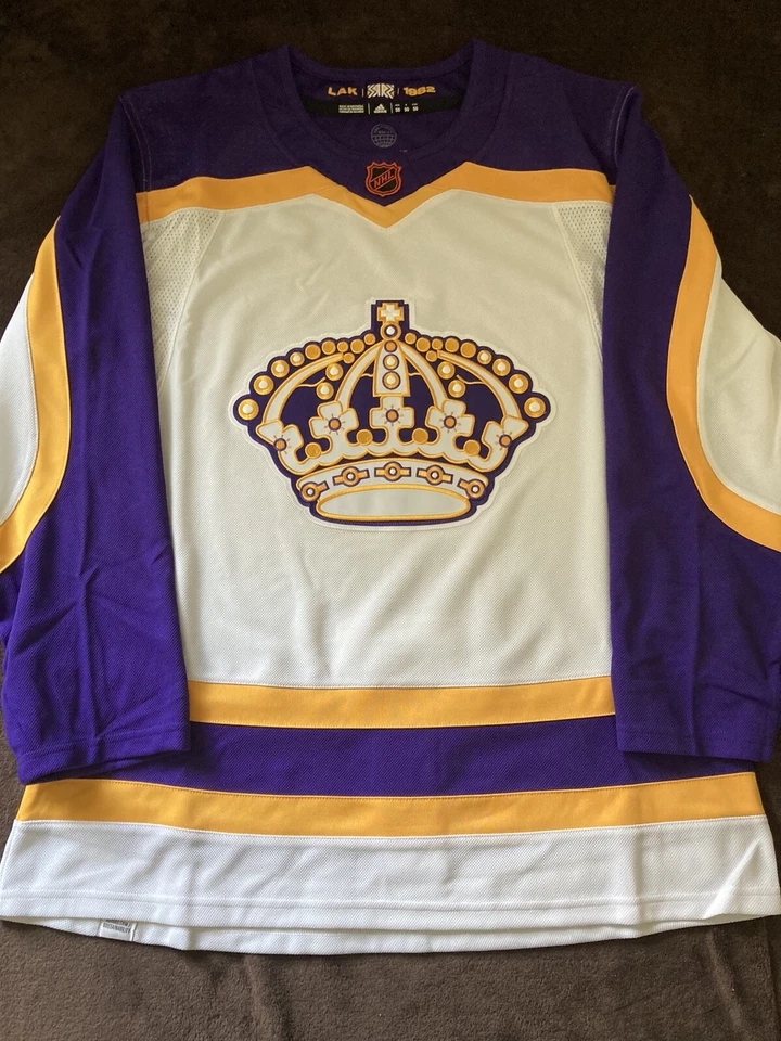 Camiseta Adidas LA Kings Retro Reverso 2.0 Talla 50 con Gorra RR Snapback Foto 2 de 4