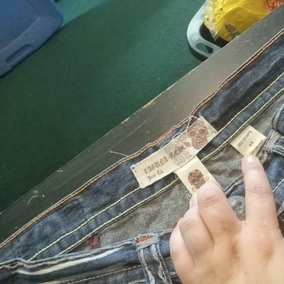 Jeans de playa Laguna para hombre talla 40 calavera punto botón con cruz en bolsillos traseros Foto 2 de 3