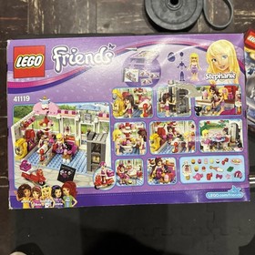 LEGO Friends Heartland Cupcake Cafe (41119) NEW - Box Wear